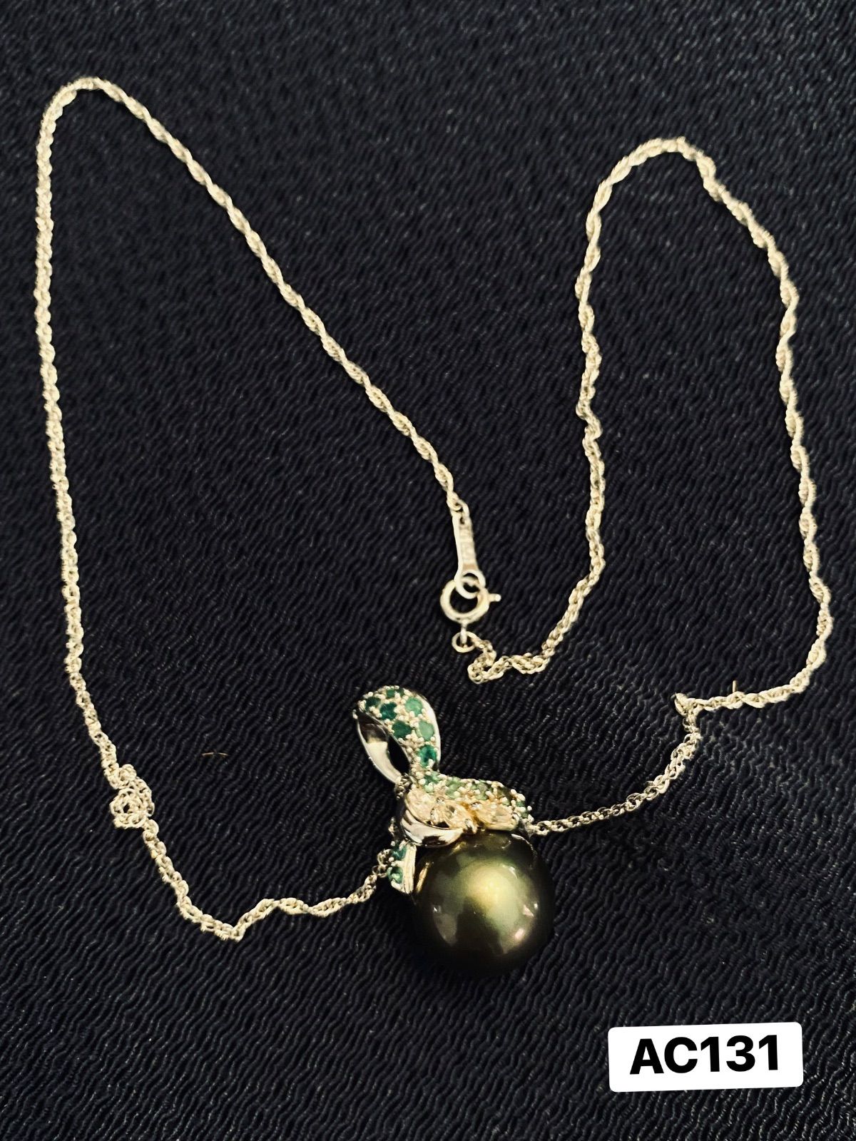 【アクセサリー】黒蝶真珠 パールネックレス 14㎜ エメラルド ダイヤモンド シルバー925 Silver 刻印あり