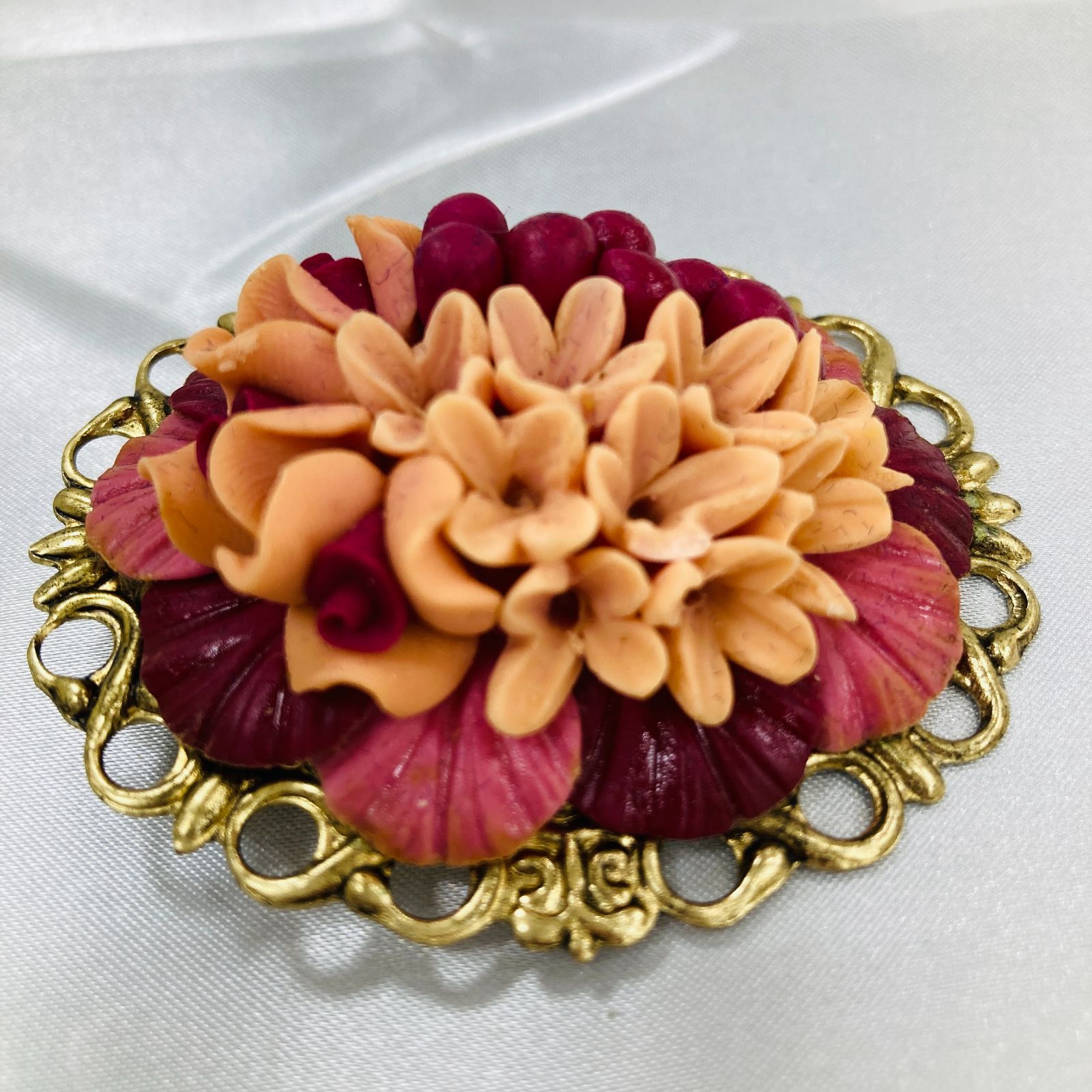 A【本珊瑚】ブローチ 花 アクセサリー 小物 コサージュ - メルカリ