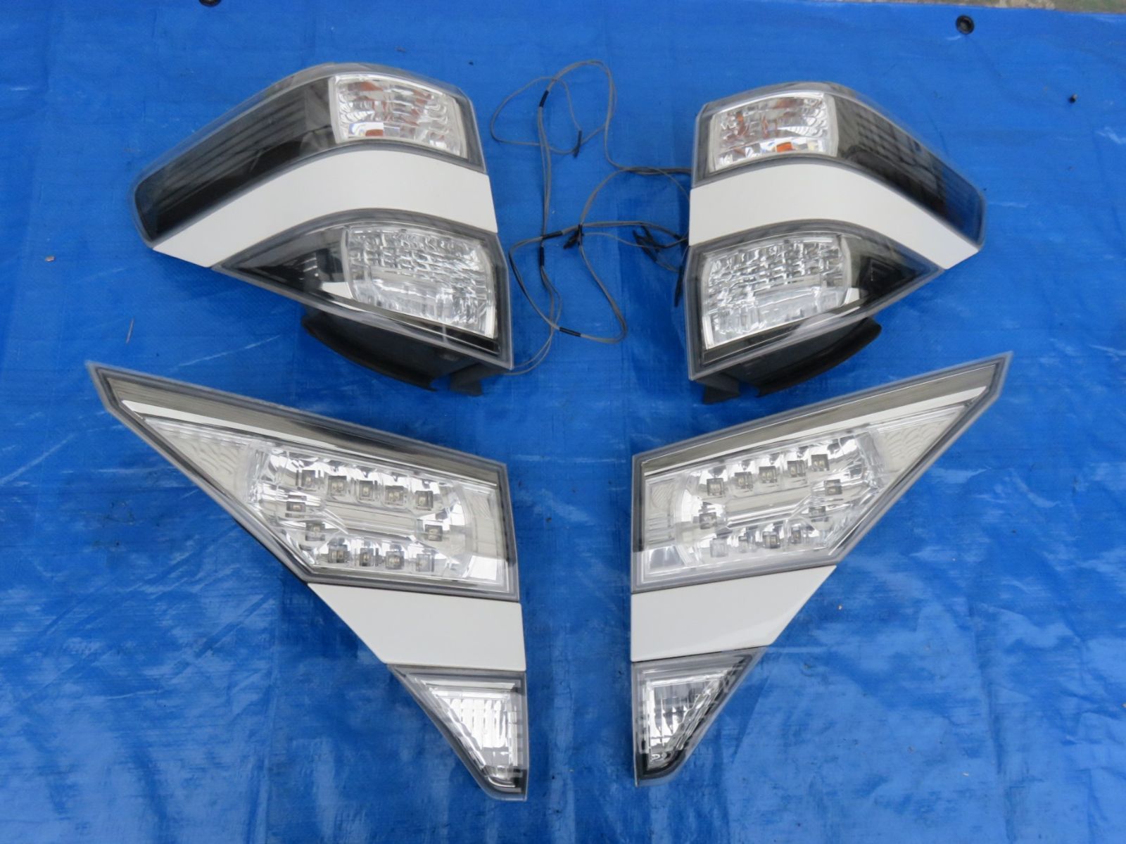 LK1179* 点灯OK ヴェルファイア GGH25W/後期 テールライト テールランプ 4点 /純正 KOITO 58-29 白070 /ANH20W ANH25W GGH20W　※小傷