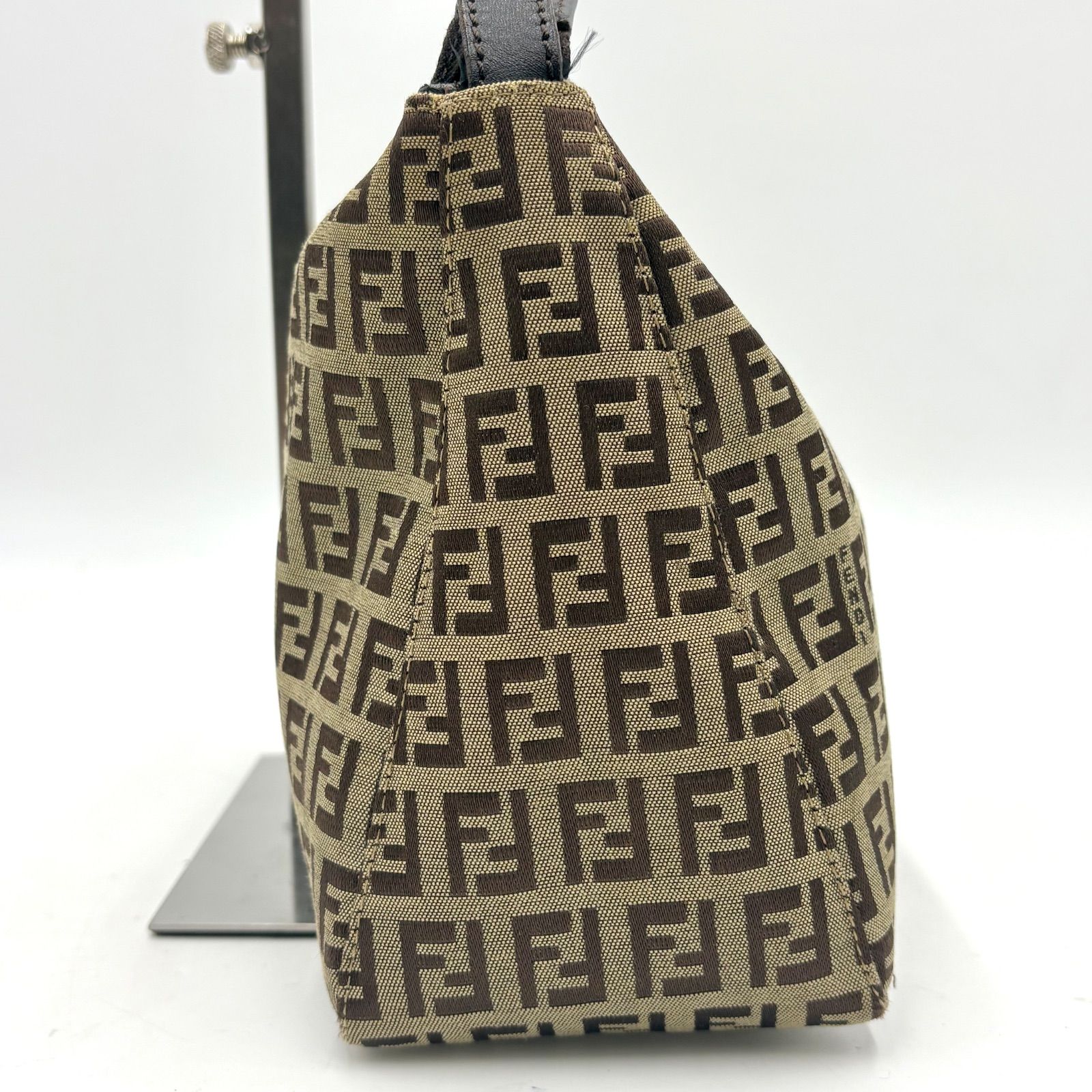 FENDI フェンディ ズッキーノ柄 アクセサリーポーチ ハンドバッグ 