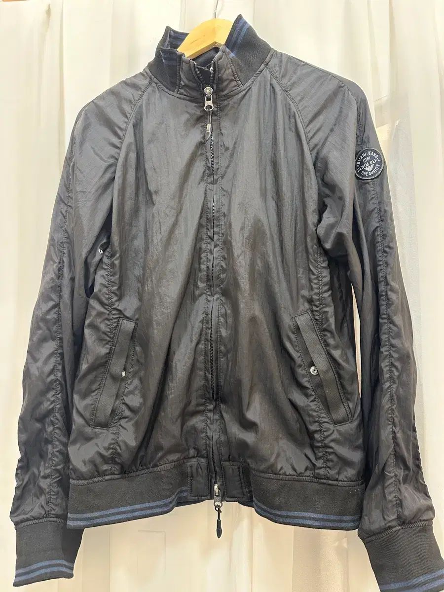 ARMANI アルマーニ ブラック ウィンドブレーカー アウター