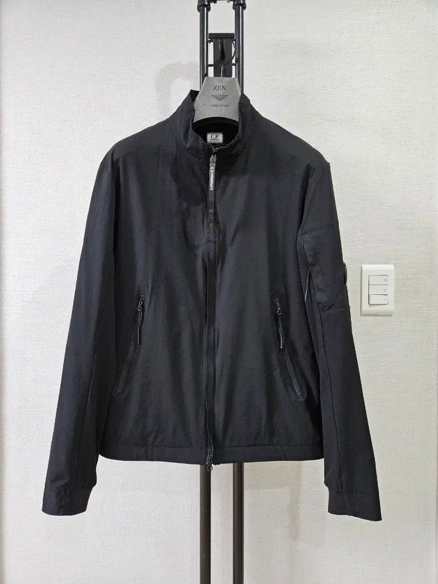 C P カンパニー メンズ プロテ（Pro-Tek）レン ウィンドブレーカー ジャケット 105/XL