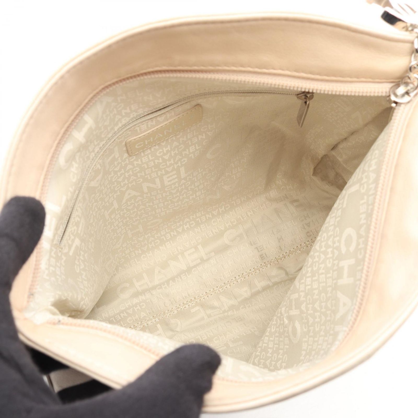 シャネル CHANEL ショルダーバッグ ココマーク ライトベージュ ラムスキン（羊革） ココマーク チェーンショルダー レディース Used B