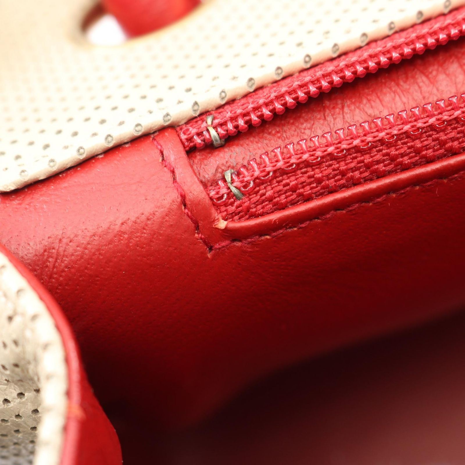 シャネル CHANEL ショルダーバッグ ココマーク パンチング ベージュ