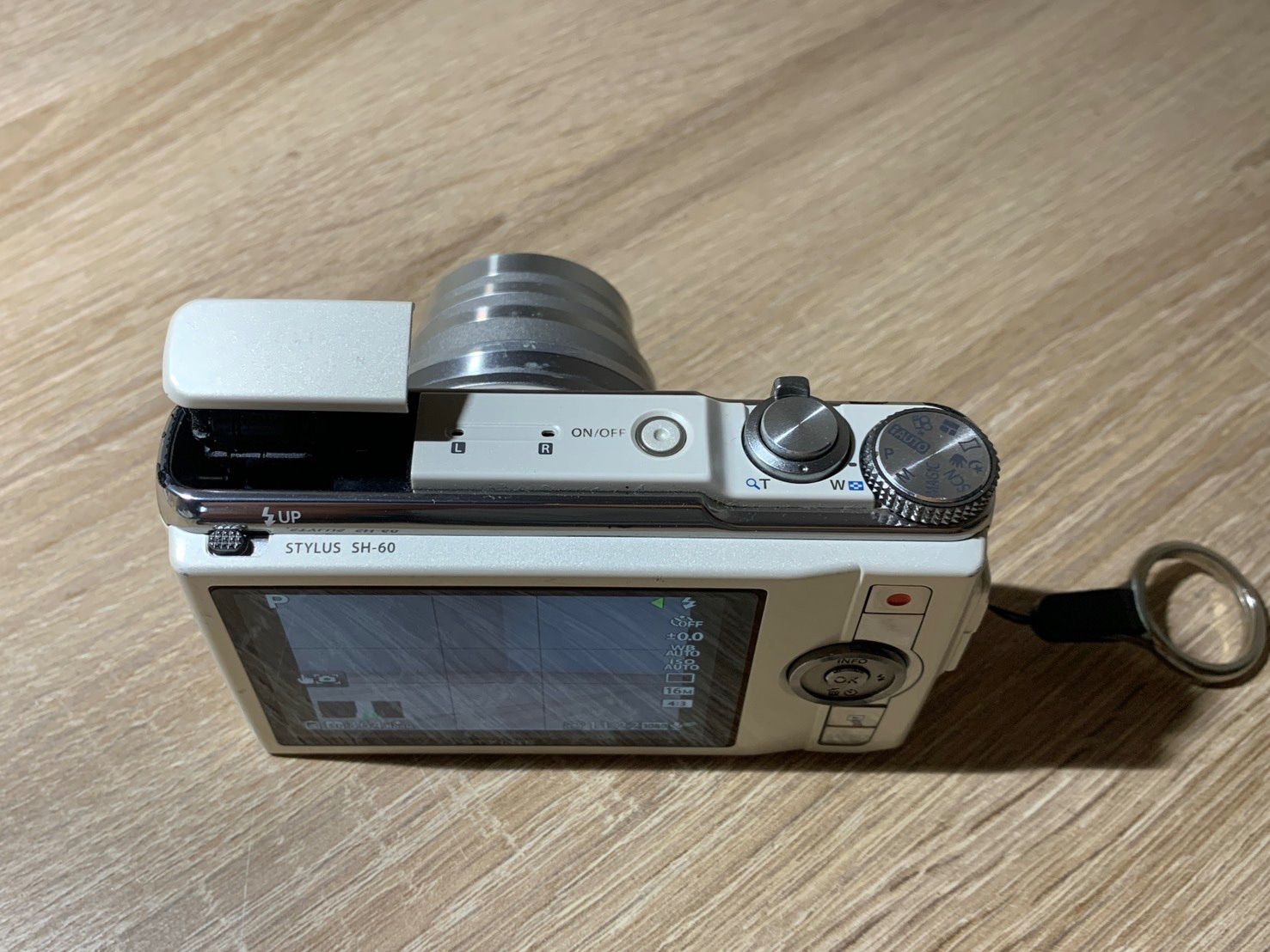 0579 OLYMPUS STYLUS SH-60 ホワイト デジカメ 【コ】 - メルカリ