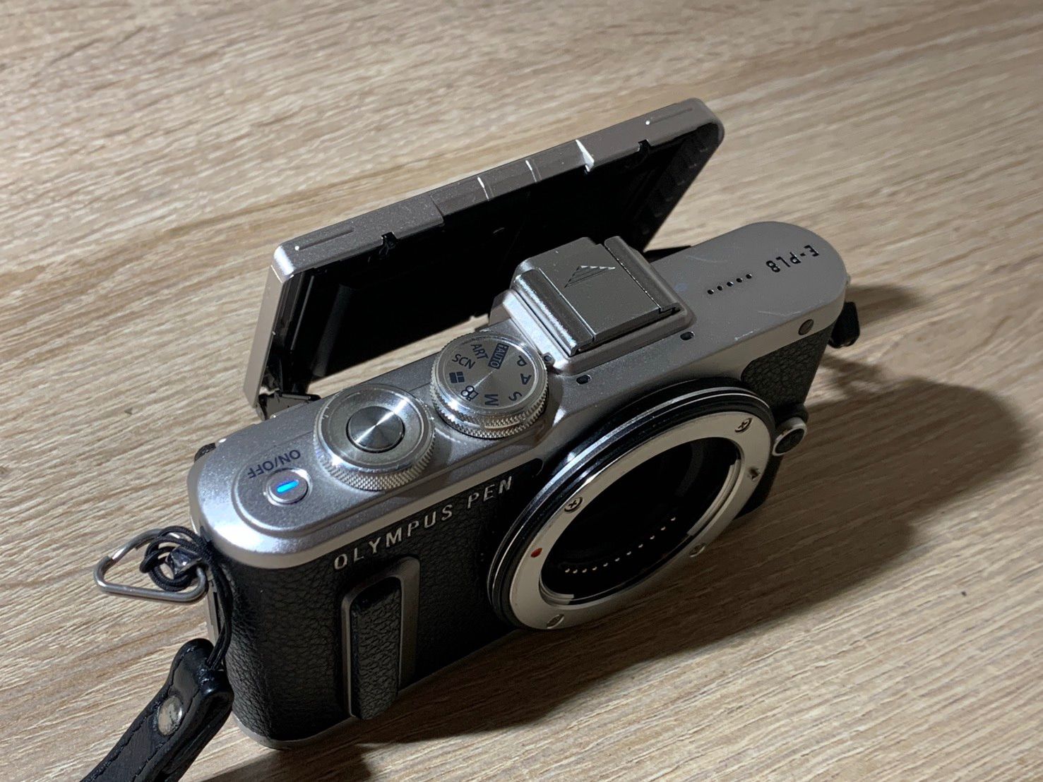 0290 OLYMPUS PEN E-PL8 ブラック デジカメ 動作確認済み 訳アリ【コ 