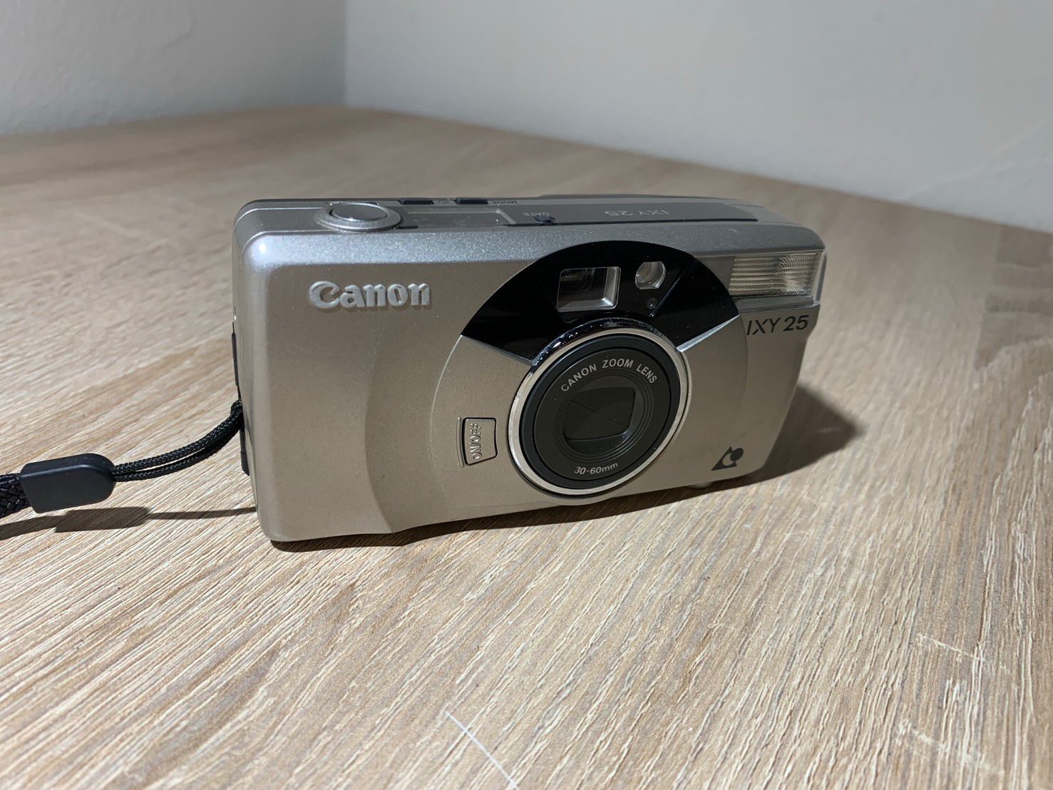0239 Canon IXY 25 シャンパンゴールド デジカメ ジャンク品 【コ