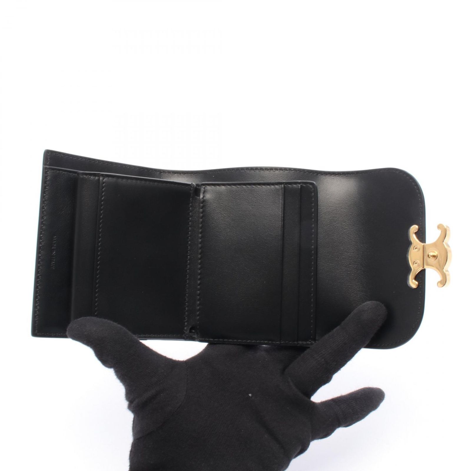セリーヌ CELINE 三つ折り財布 トリオンフ スモールフラップウォレット 10D783DPV38NO ブラック レザー 三つ折り財布 レディース 新品