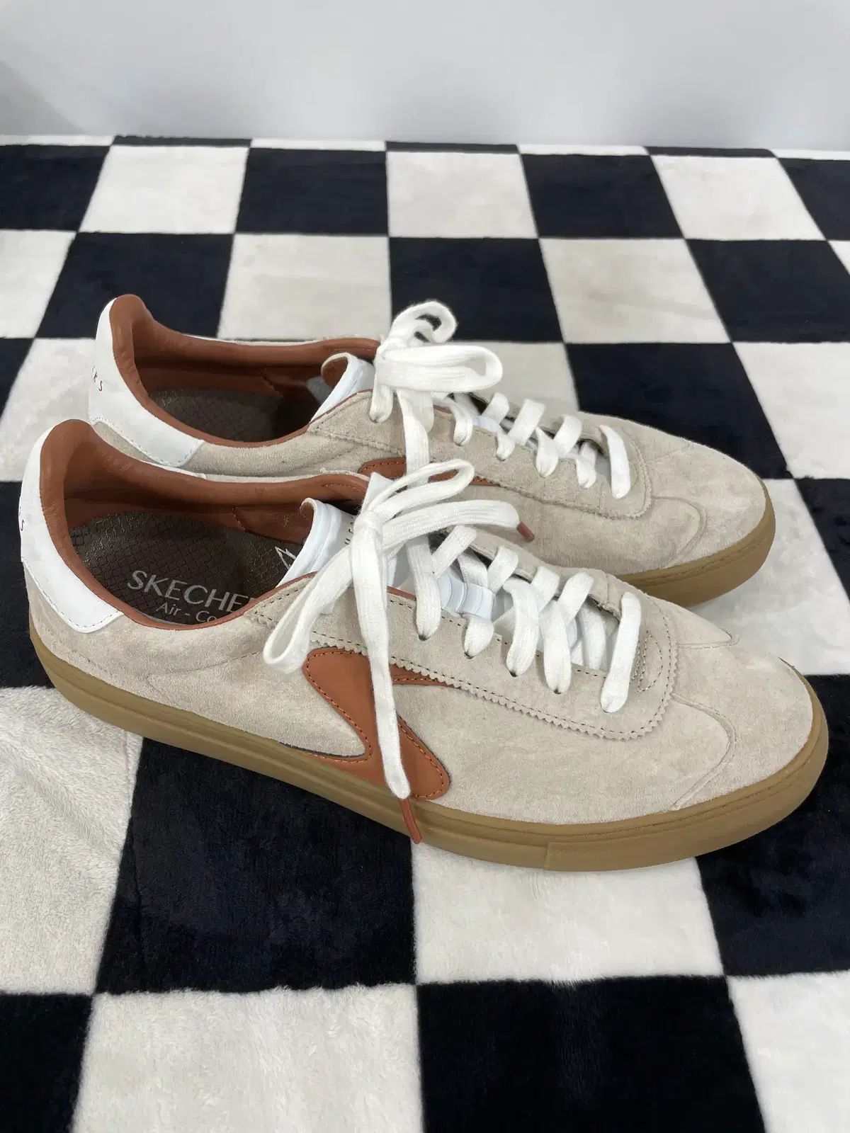 SKECHERS アーチフィット レジェンド スニーカー 275mm