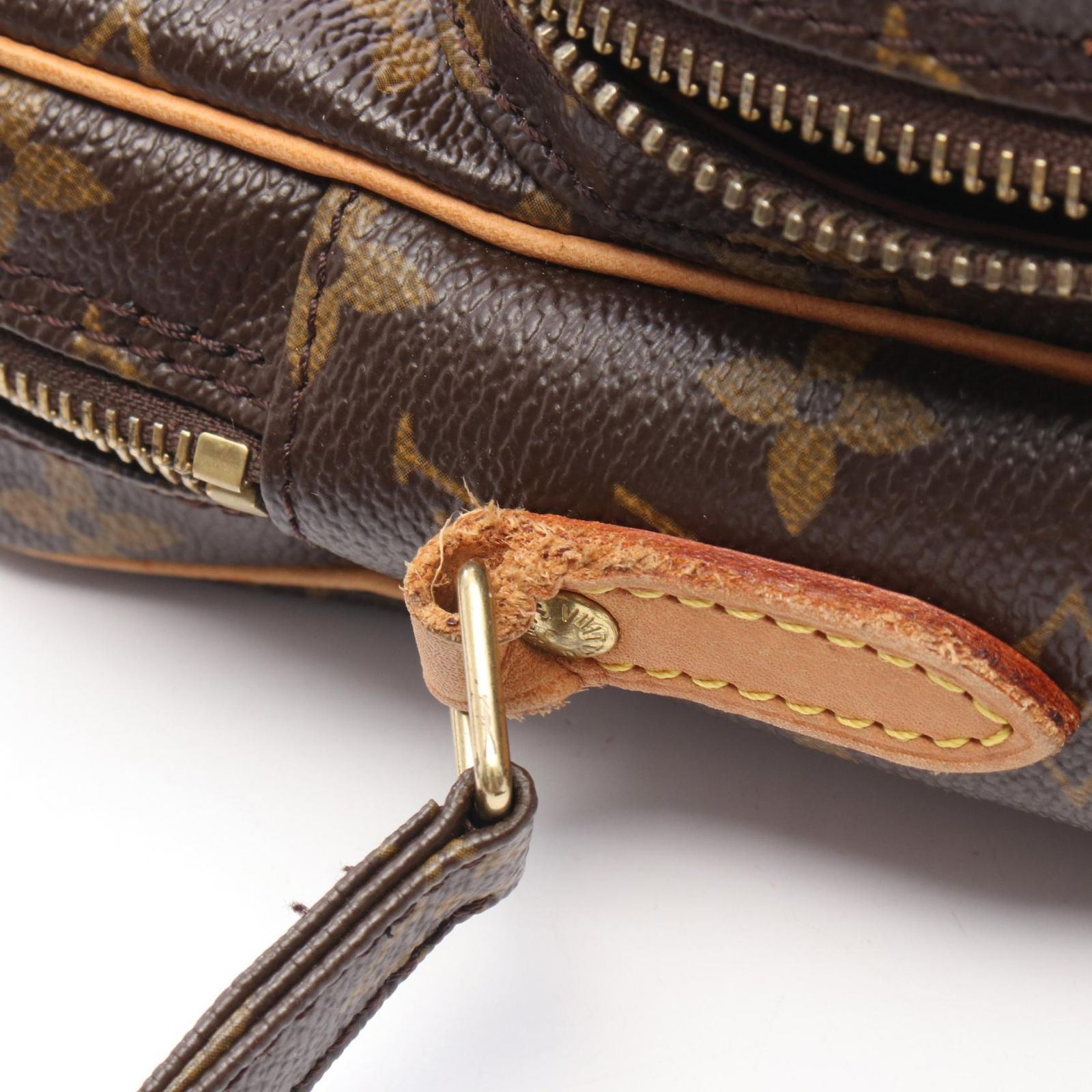 ルイ・ヴィトン LOUIS VUITTON ショルダーバッグ アマゾン モノグラム