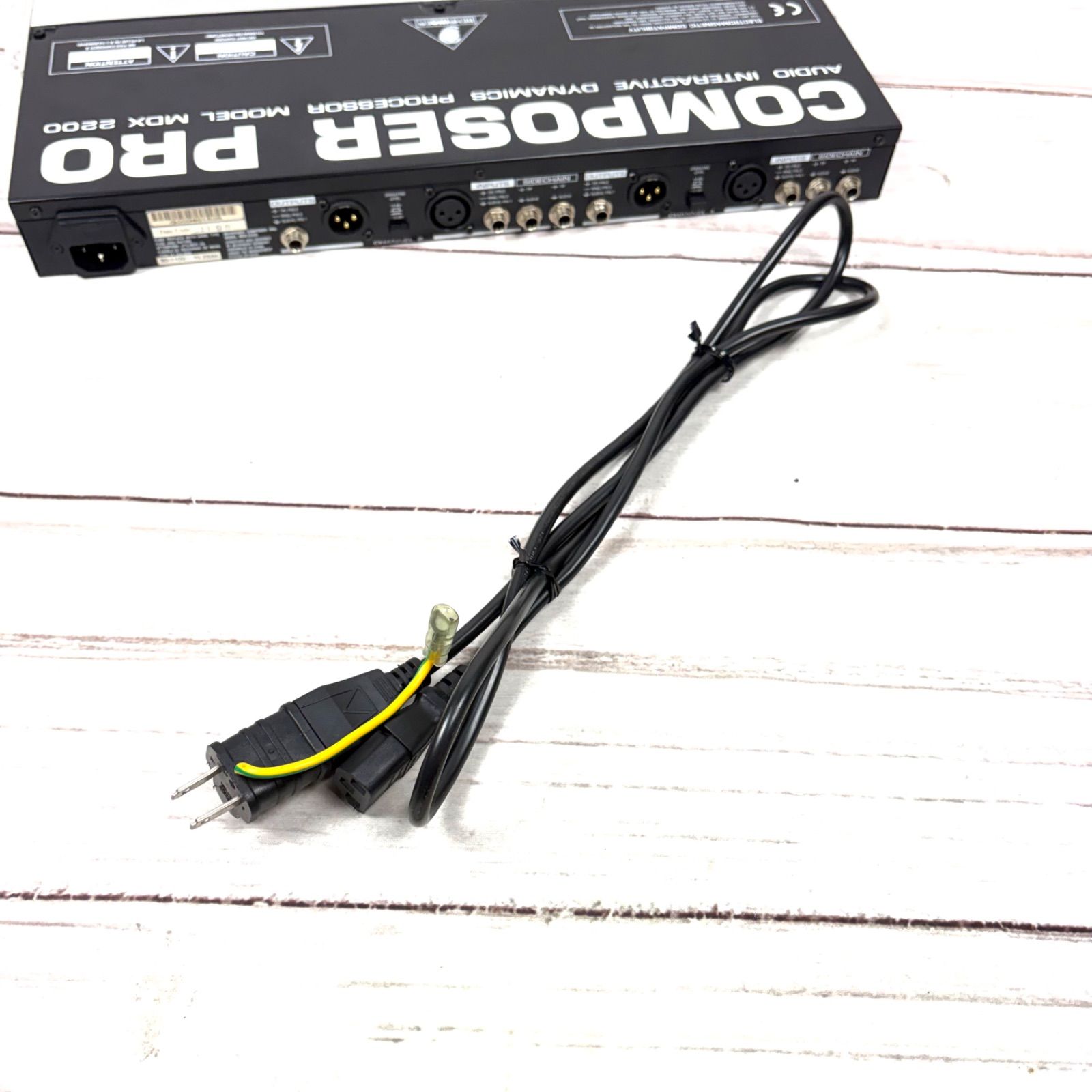 BEHRINGER DYNAMICS PROCESSOR MDX 2200 ベリンガー コンプレッサー
