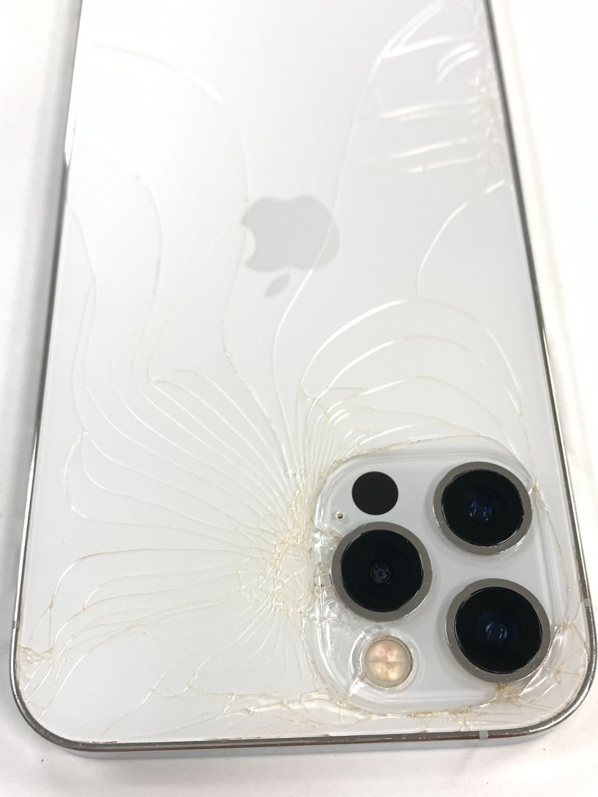 ジャンク 電池83% SIMフリー iPhone12 Pro 128GB Silver - メルカリ