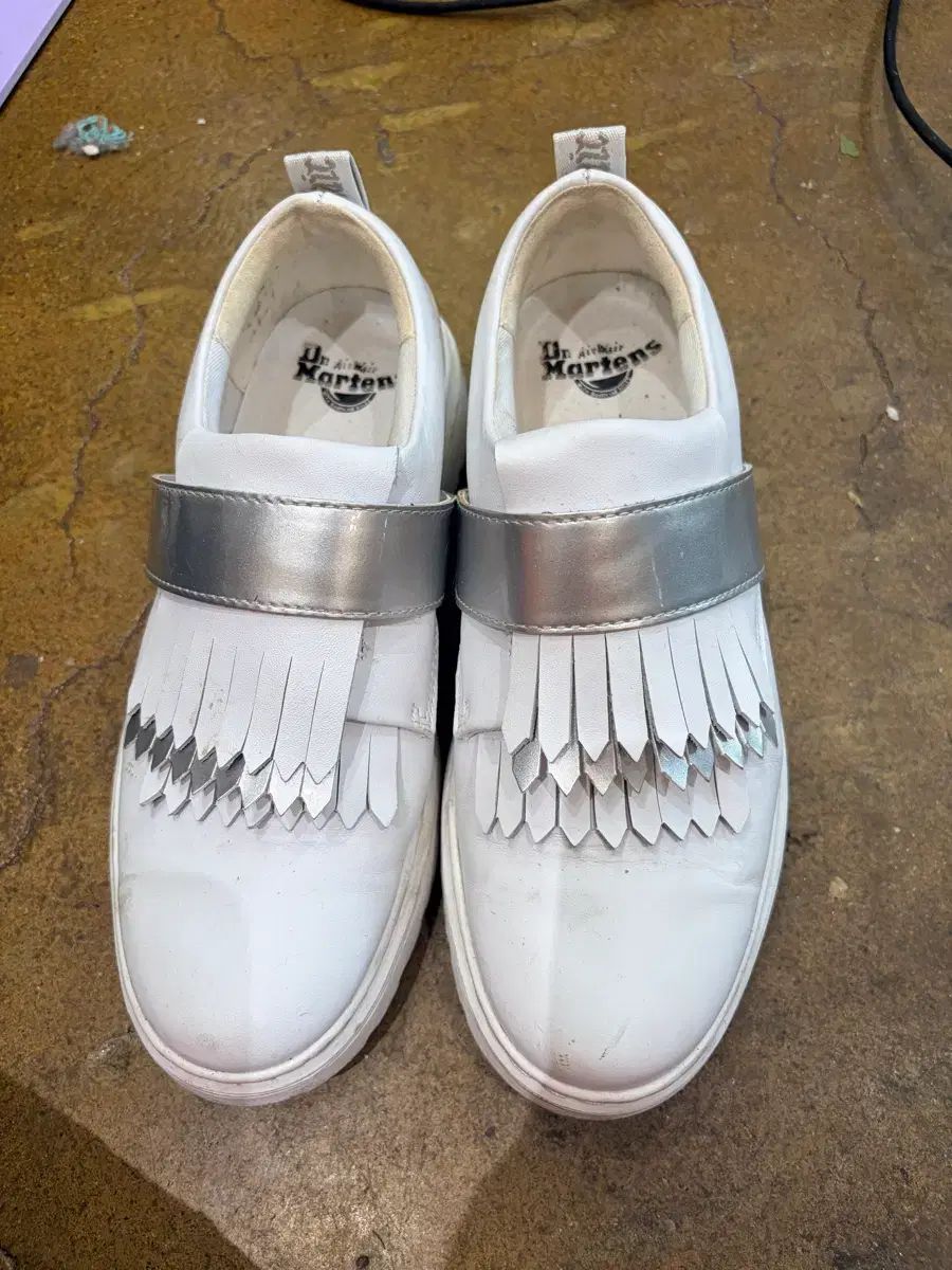 DR. MARTENS ドクターマーチン 白 スリッポン フリンジ スニーカー