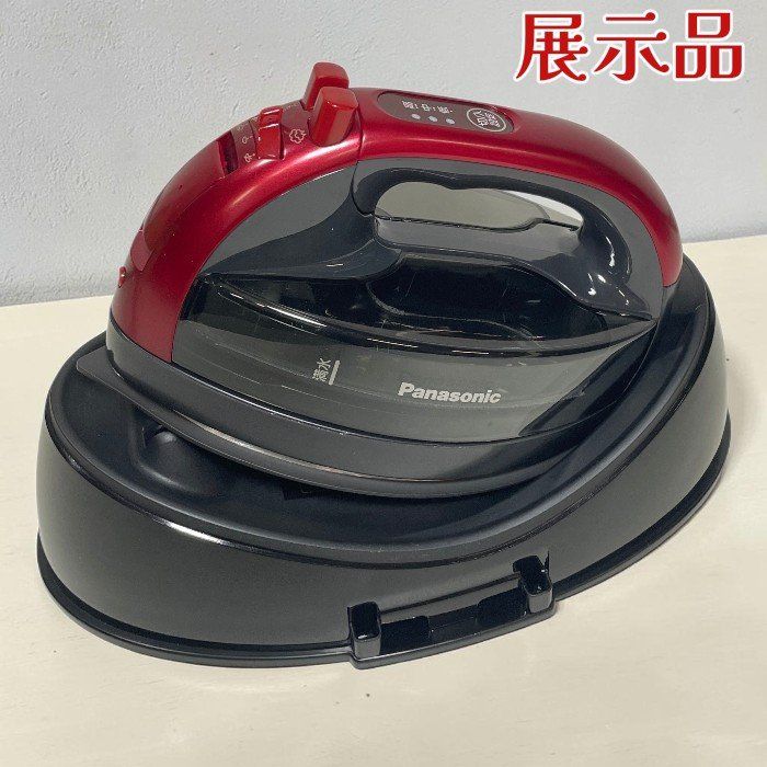 （展示品）Panasonic パナソニック アイロン NI-WL609-R コードレススチーム グラファイトセラミック