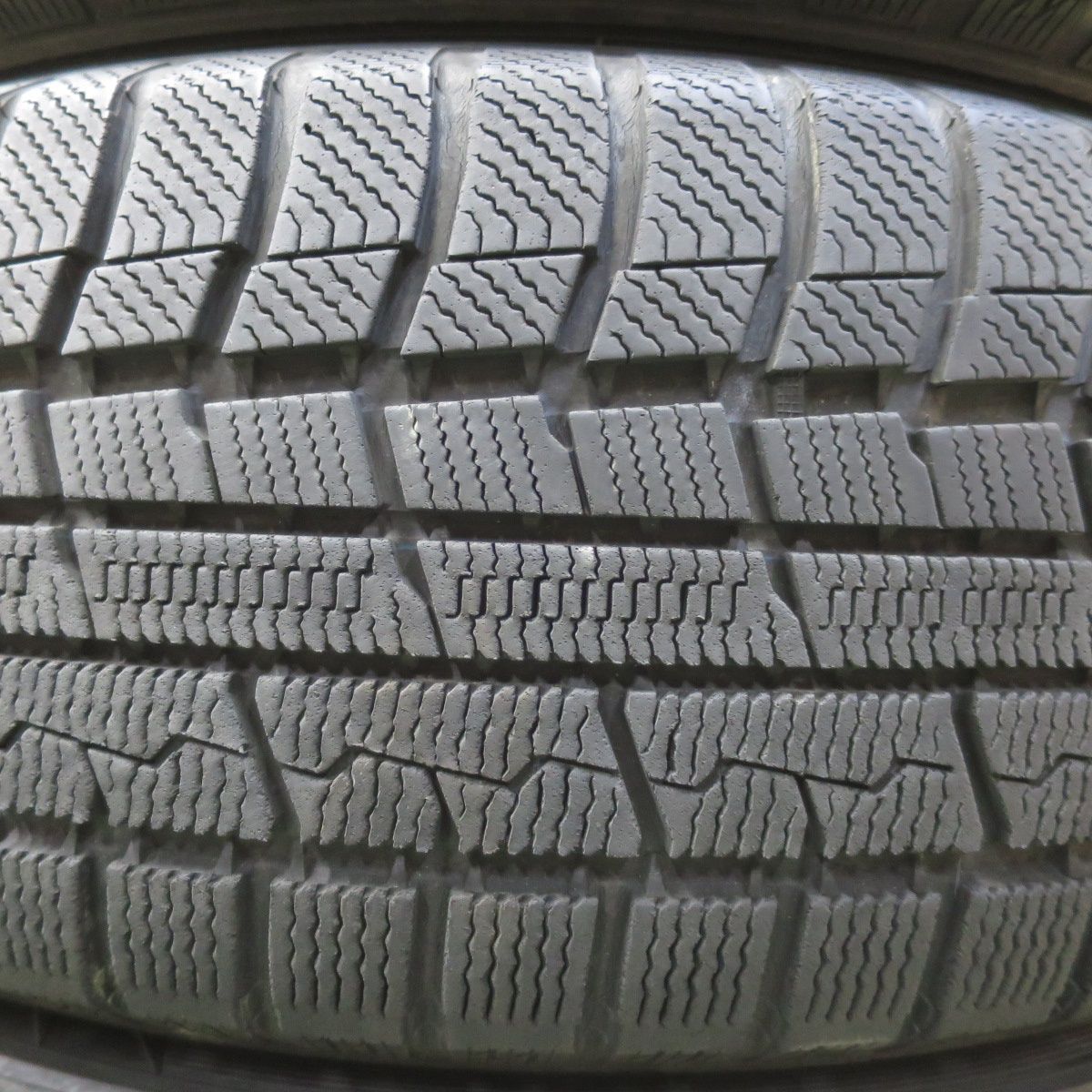 バリ溝！9.5分☆日産 E51 エルグランド 純正 AUTECH 215/60R17