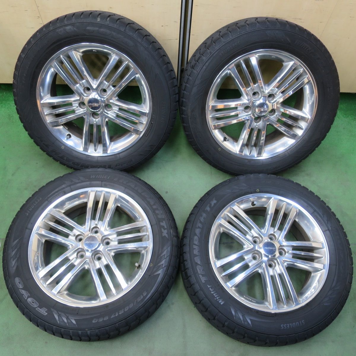 バリ溝！9.5分☆日産 E51 エルグランド 純正 AUTECH 215/60R17