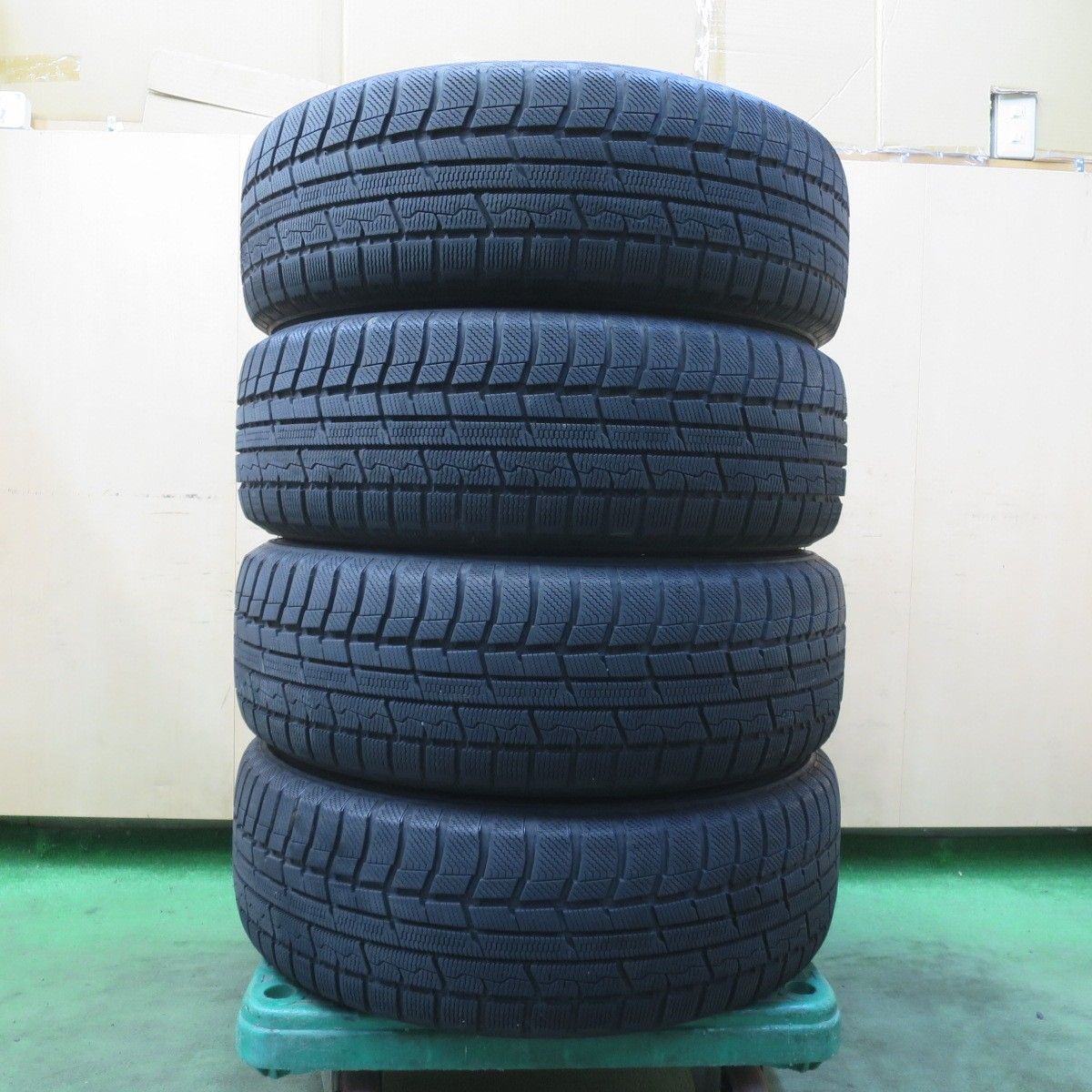 バリ溝！9.5分☆日産 E51 エルグランド 純正 AUTECH 215/60R17
