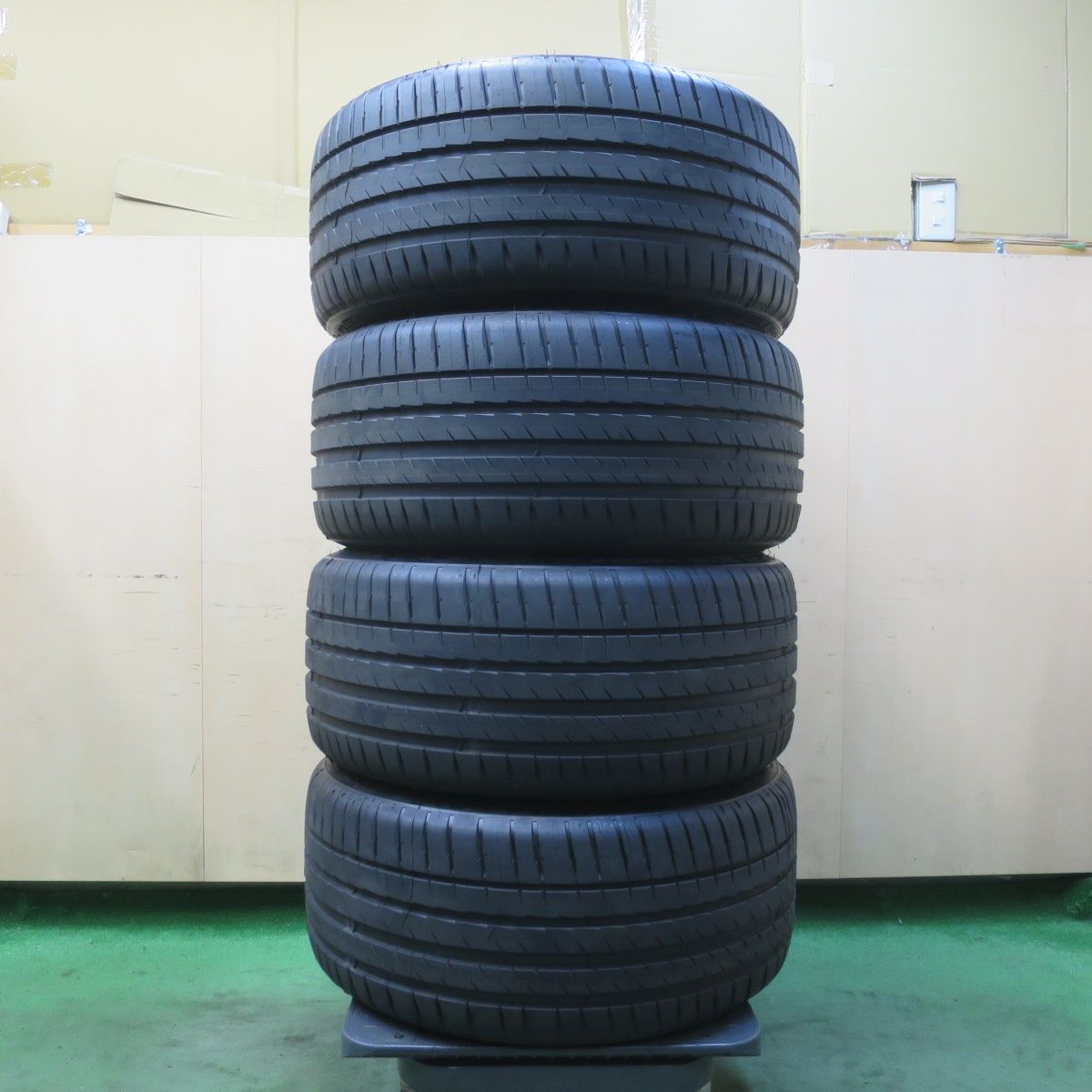 新車外し！26年★235/40R18 ミシュラン パイロットスポーツ4 PILOT SPORT4 タイヤ 18インチ ベンツ Aクラス アウディ A4 ボルボ V60 等★6050410イノタ