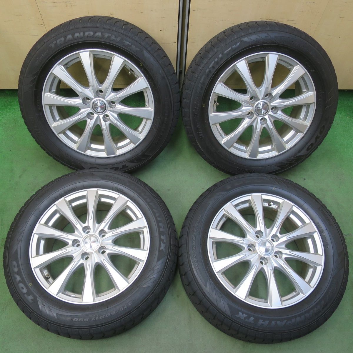 バリ溝！22年！9分☆スタッドレス 225/60R17 トーヨー ウインター 