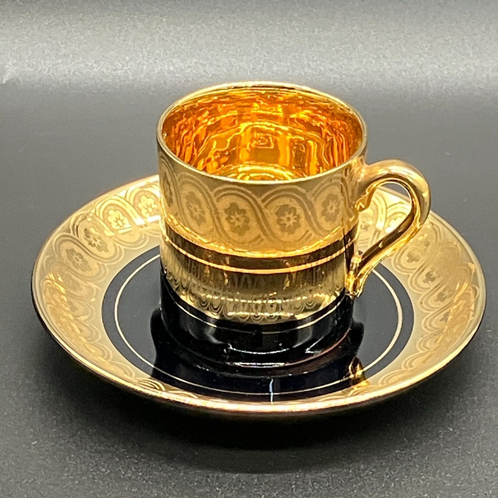 英国 アンティーク Gibson&sons 漆黒花金紋 ゴージャスな ゴールド × ブラック キャビネット カップ&ソーサー ( INPG09 / POP_2101 )