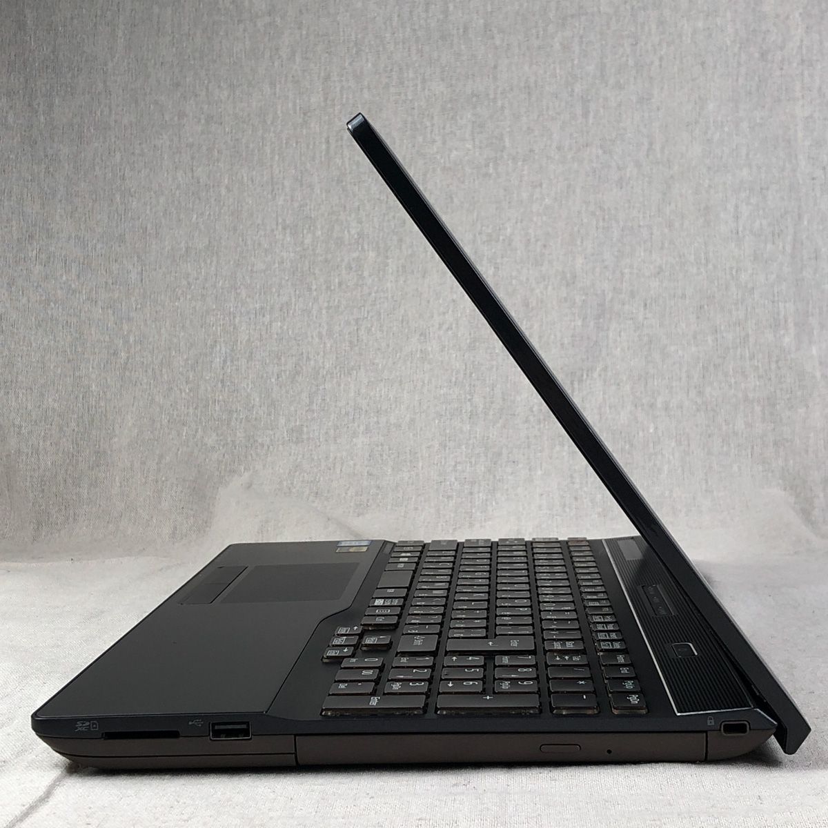 送料無料，定番 ジャンク品ノートPC パソコン FUJITSU FMV LIFEBOOK