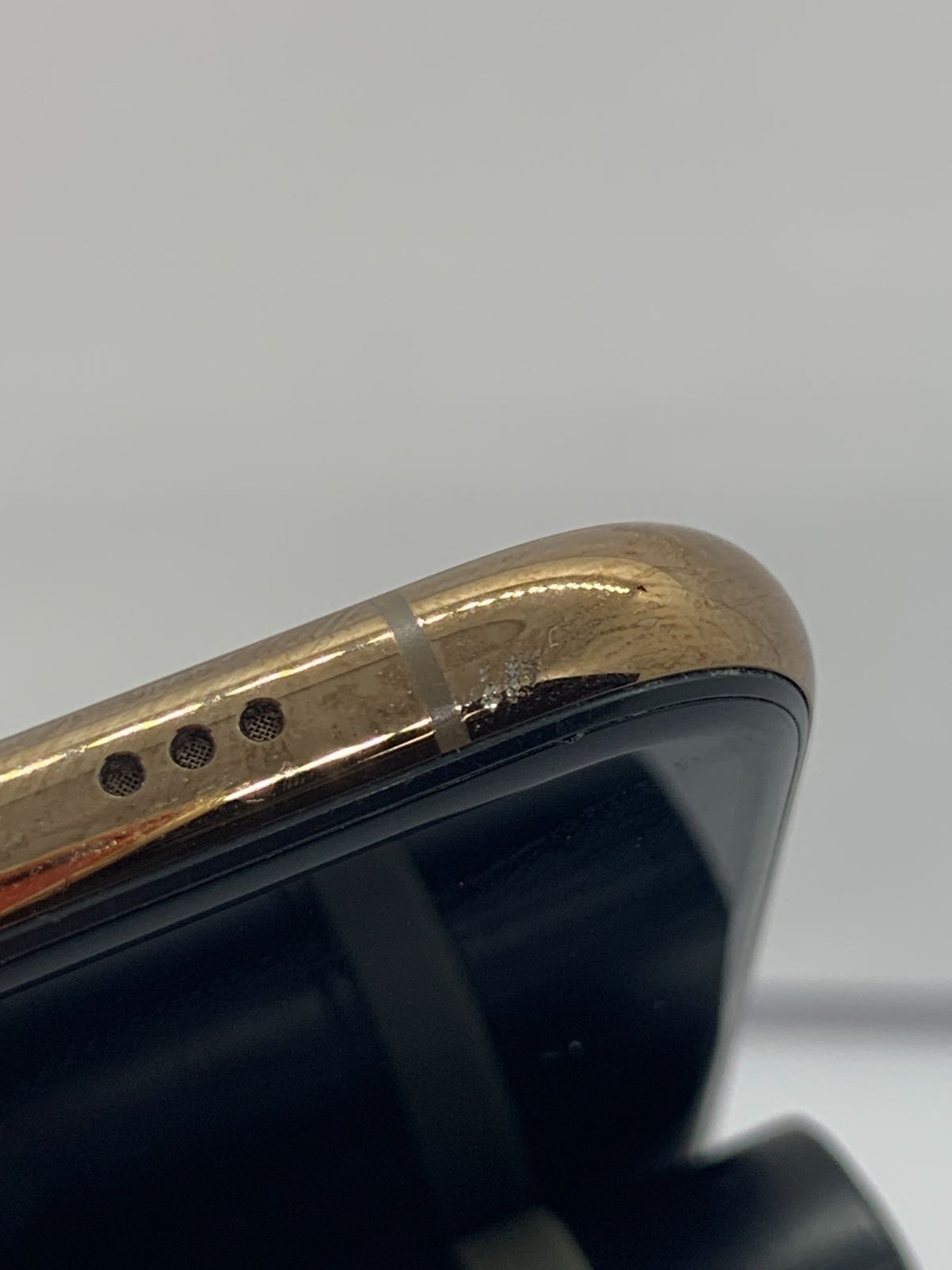 中古・画面キズ有・フレームキズ有】iPhone XS 64GB ゴールド SIM
