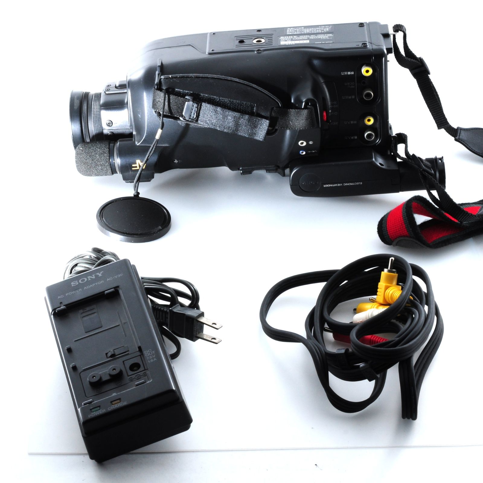 ソニー】SONY CCD-F330 バッテリー2個付 ビデオカメラ #T203 - メルカリ