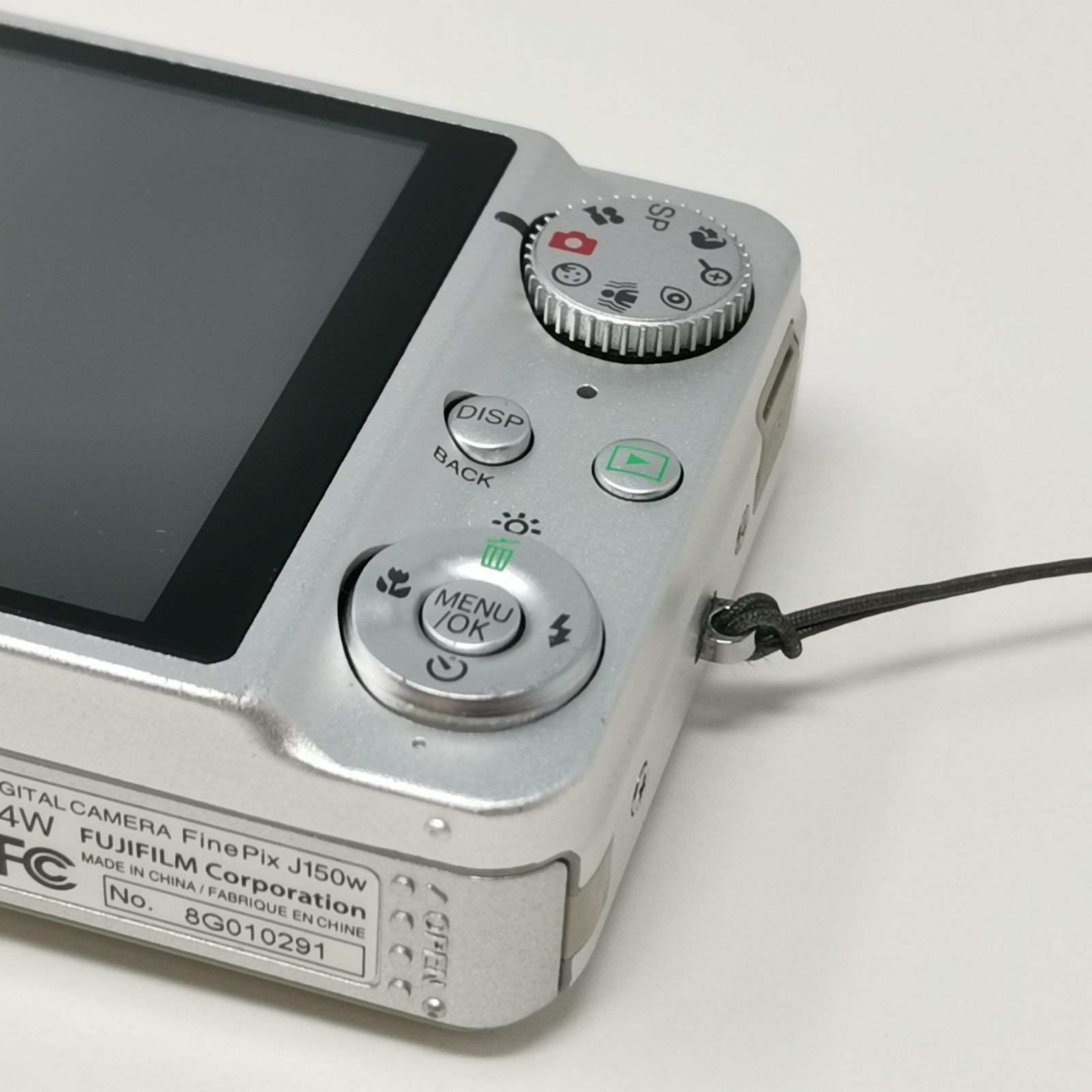FUJIFILM FinePix J150W シルバー デジタルカメラ 中古品 充電器ない