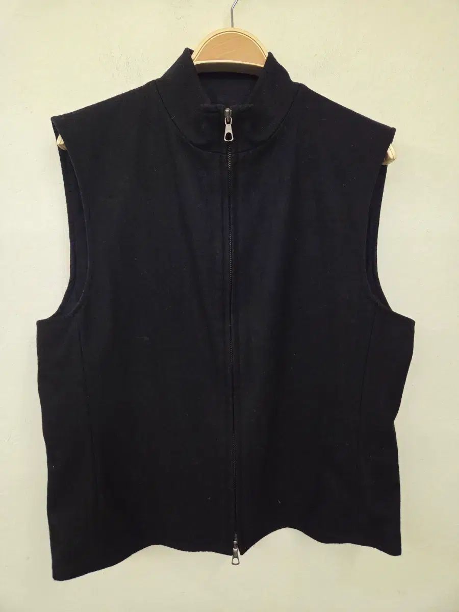 C.P. COMPANY シーピーカンパニー ブラック ジップアップ ベスト97