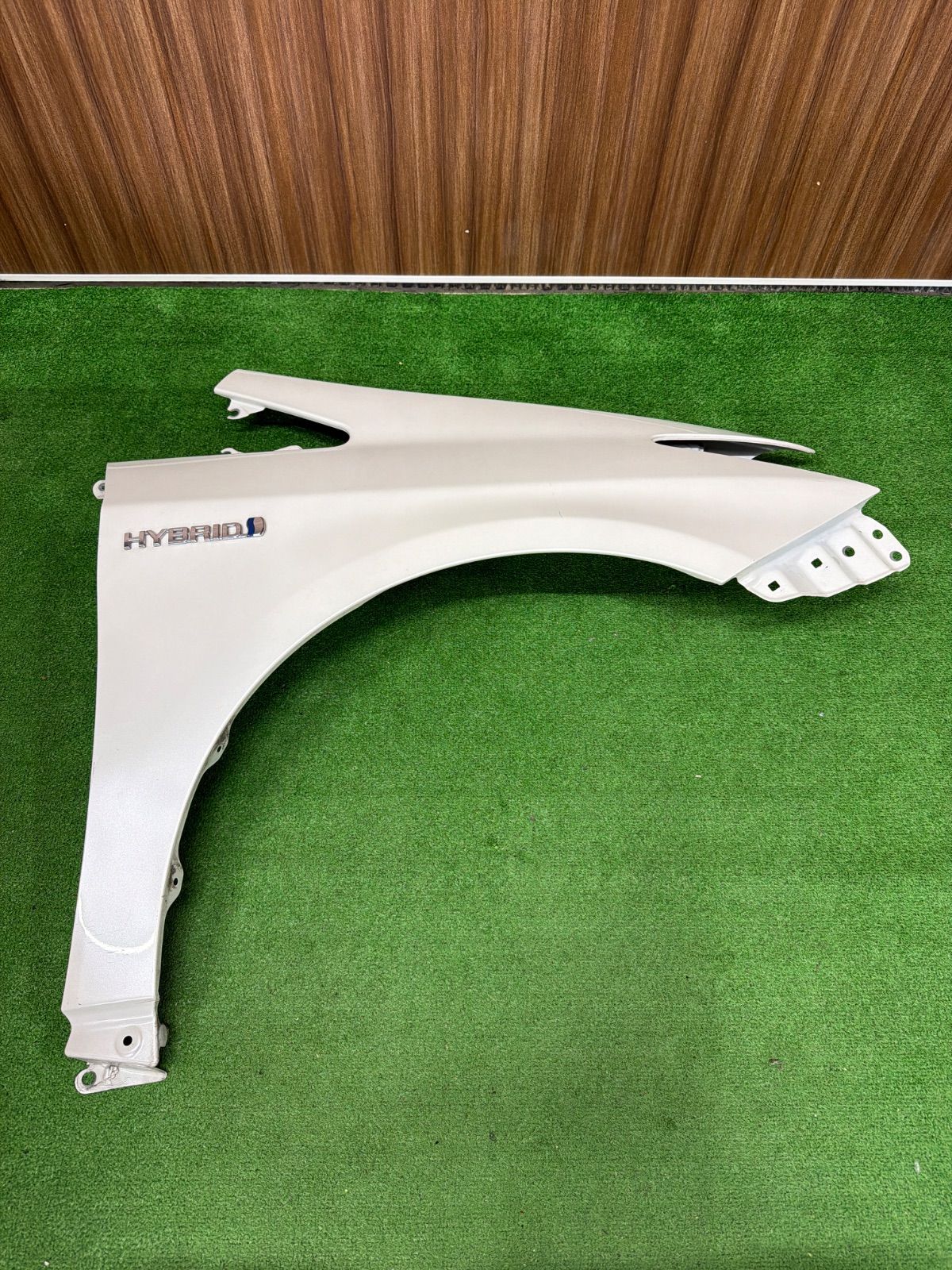 トヨタ ZVW30 プリウス 純正 フェンダー右サイド 040 白 プリウス