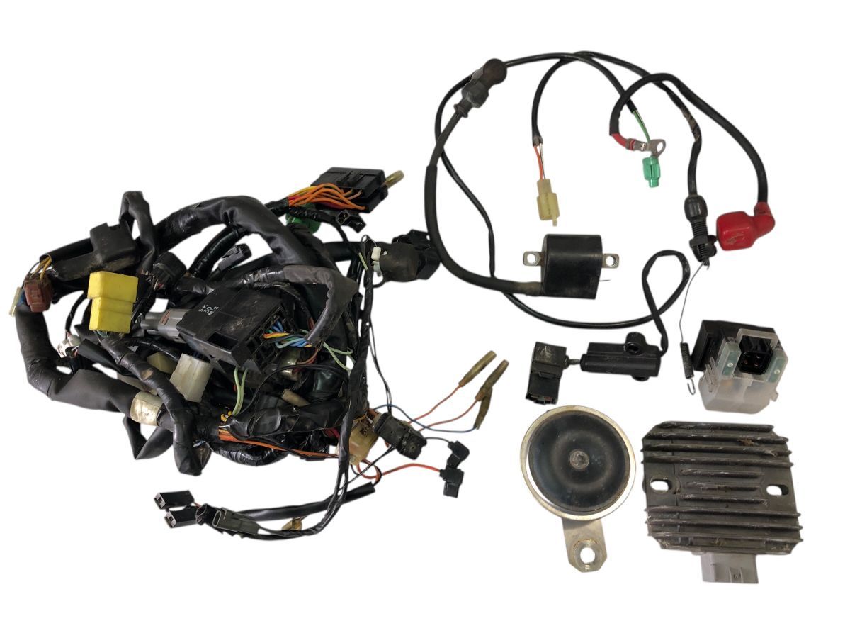 SUZUKI グラストラッカー FI NJ4DA 電装セット メインハーネス レギュレーター スターターリレー 他 (中古)2908-N2759