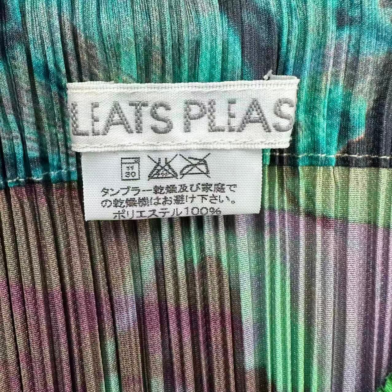 新品同様 ISSEY MIYAKE イッセイミヤケ PLEATS PLEASE プリーツ