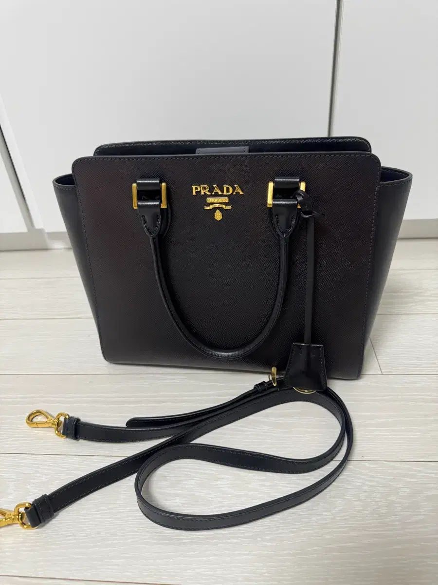 PRADA プラダ サフィアーノ ミディ ミディアム トートバッグ