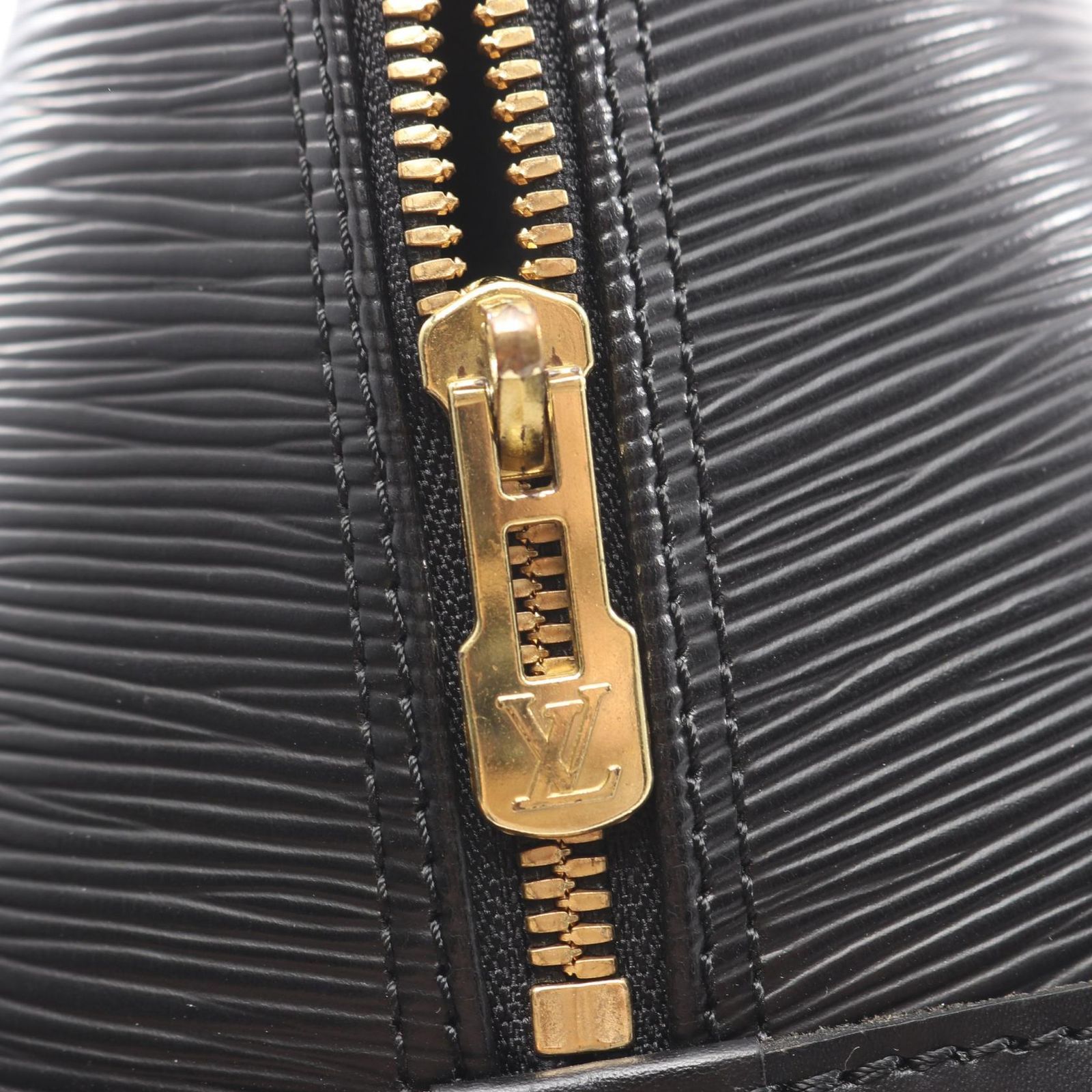 ルイ・ヴィトン LOUIS VUITTON ハンドバッグ アルマ エピ ノワール 