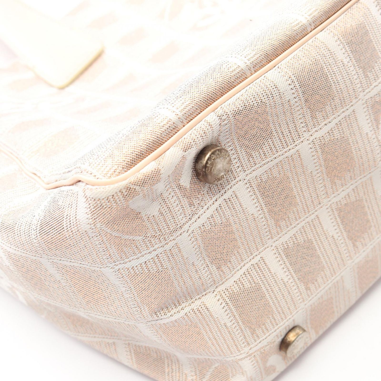 CHANEL ニュートラベルライン トートPMゴールド