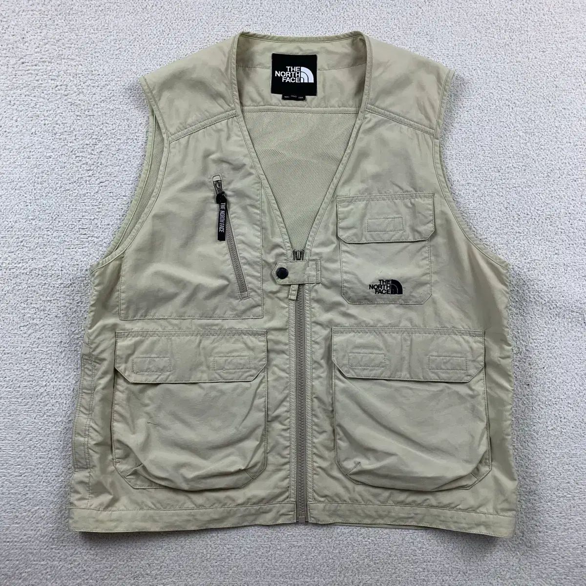 THE NORTH FACE ザノースフェイス 刺繍 ロゴ ユーティリティ ポケット フィッシング BEST ベスト ベージュ
