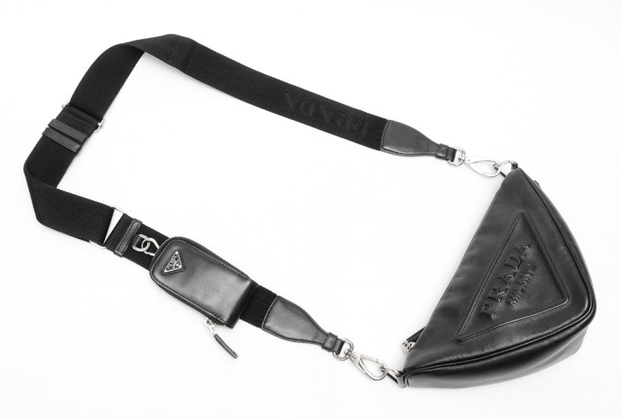 プラダ / PRADA トライアングル エンボスロゴ ショルダーバッグ 1BH190