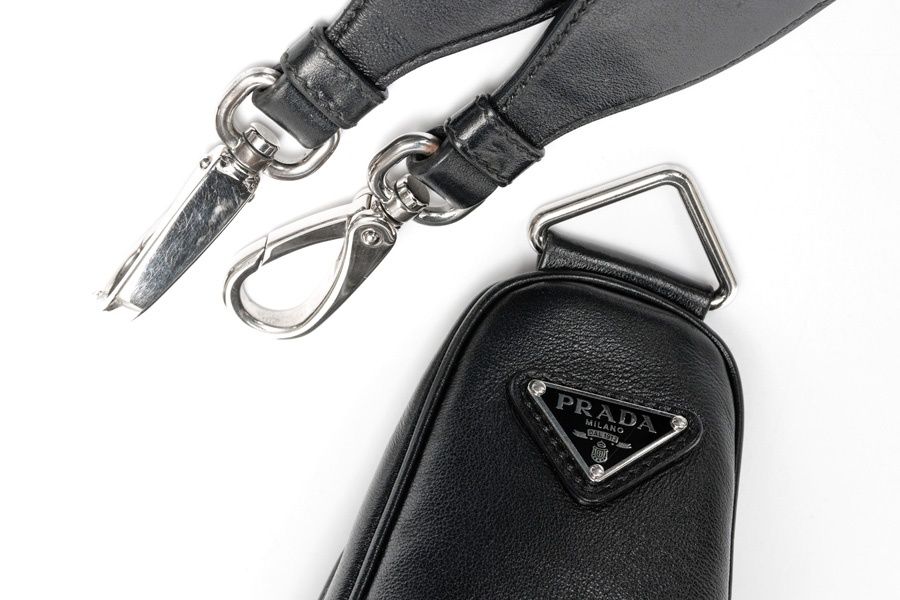 プラダ / PRADA トライアングル エンボスロゴ ショルダーバッグ 1BH190