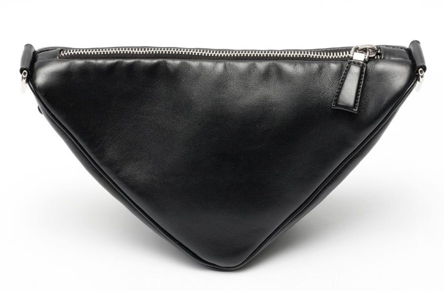 プラダ / PRADA トライアングル エンボスロゴ ショルダーバッグ 1BH190