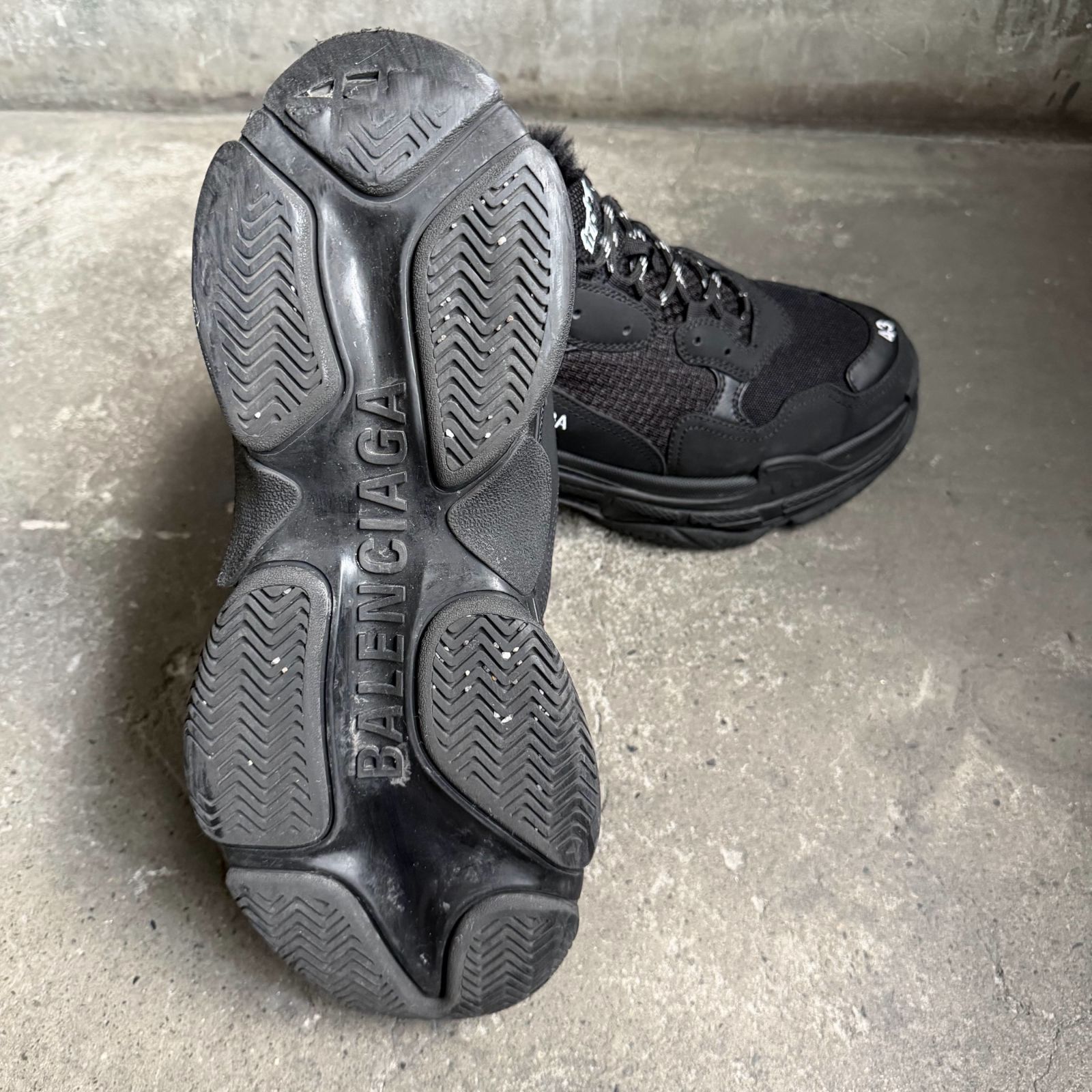 BALENCIAGA TRIPLE S FUR ダッドスニーカー ブラック 43 バレンシアガ