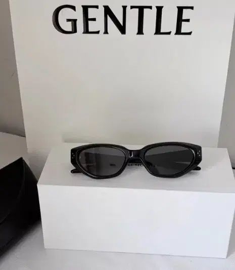 GENTLE MONSTER(ジェントルモンスター) サングラス ブラック