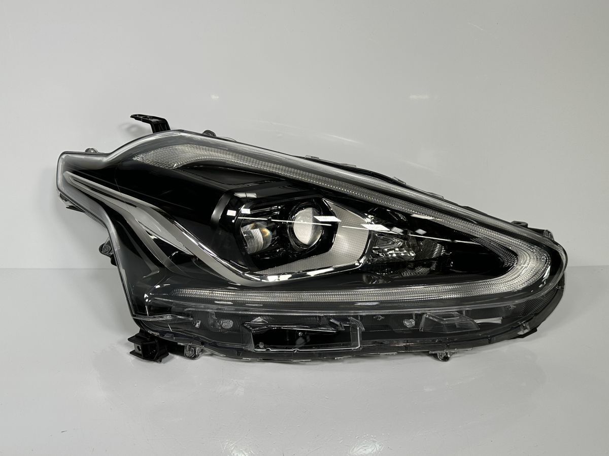 シエンタ NSP170G NHP170G 前期 純正 右ヘッドライト 右ライト LED 81130-52K30 81110-52K30 52-289 2 美品(補修済み) 管理34979