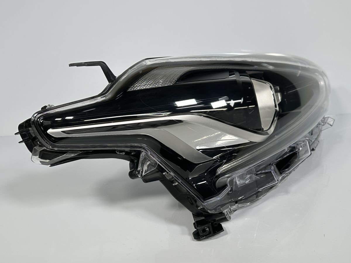 極美品/破損キズなし シエンタ NSP170G NHP170G 前期 純正 右ヘッド
