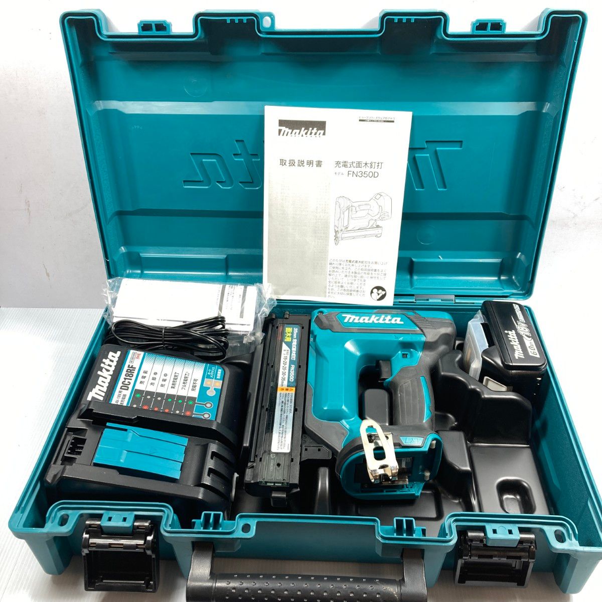 MAKITA マキタ 18V 充電式面木釘打 バッテリ1個・充電器･ケース付 PSEマークあり FN350D ブルー