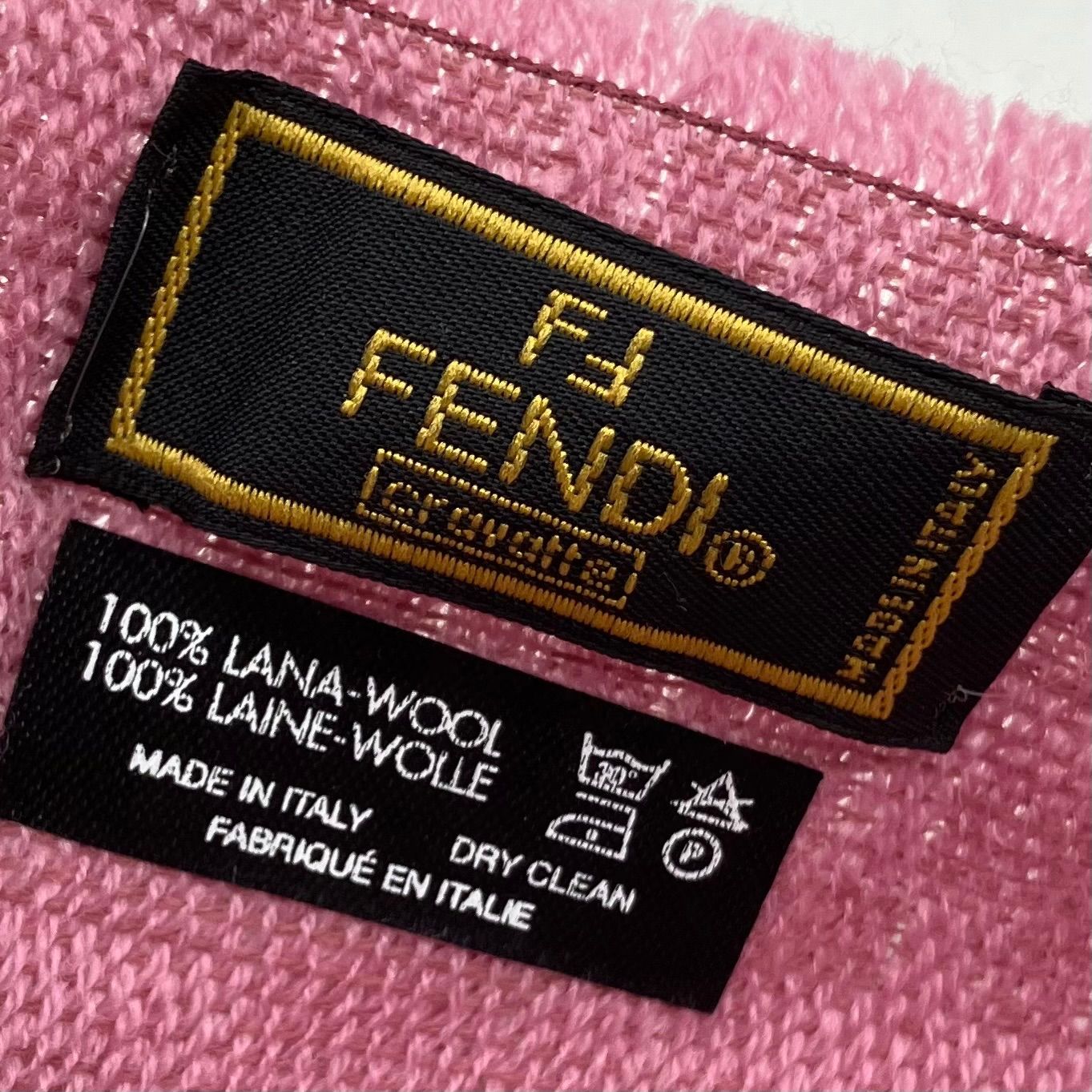 FENDI ロゴマフラー/ズッカ柄/ピンク UA720【お買い得】FENDI マフラー ズッカ柄 ピンク - メルカリ