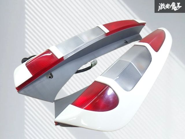 【割れ無し！】HONDA ホンダ 純正 JB8 ライフ 2005年式 テールライト テールランプ ガーニッシュ付 左右 セット ICHIKOH 4977 即納 棚