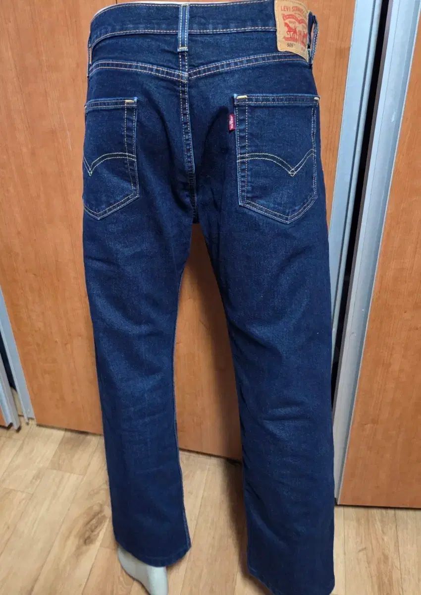 リーバイス504ストレッチデニムですが、実寸考慮で35から36程度です