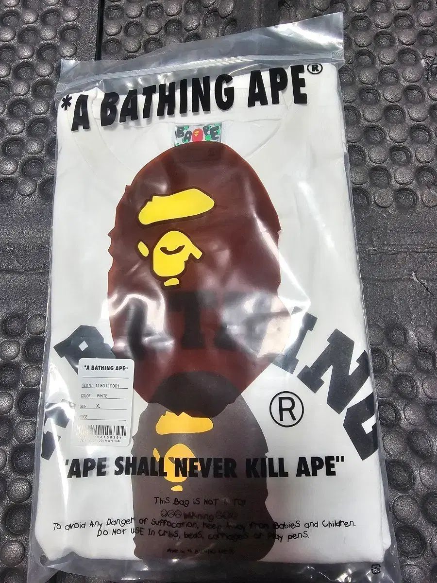 アベイシングエイプ 白 Tシャツ XL