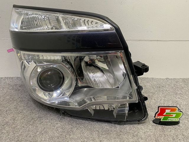 ジャンク!ヴォクシー VOXY 70系/ZRR70W/ZRR75W 純正 後期 右 ヘッド