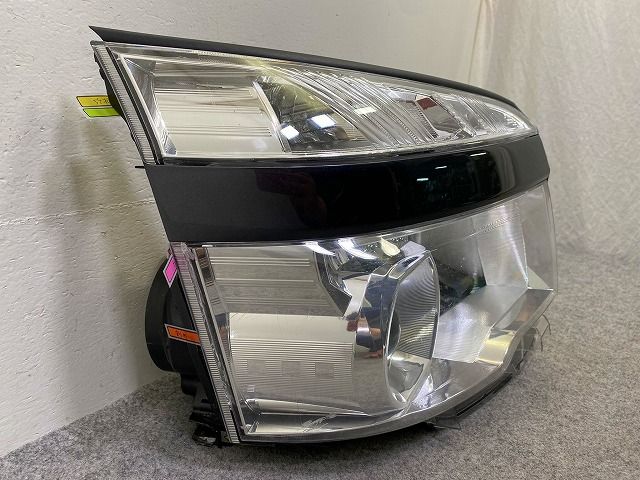 ジャンク!ヴォクシー VOXY 70系/ZRR70W/ZRR75W 純正 後期 右 ヘッド